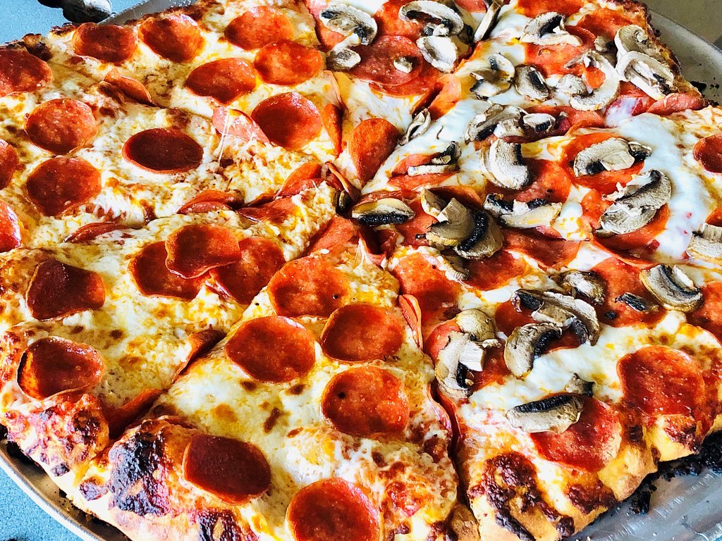 Boston`s Deli & Pizza