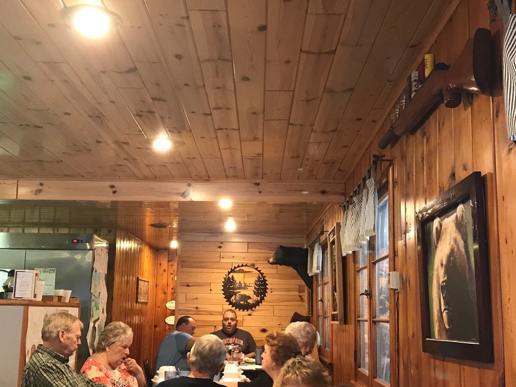 Bear`s Den Restaurant