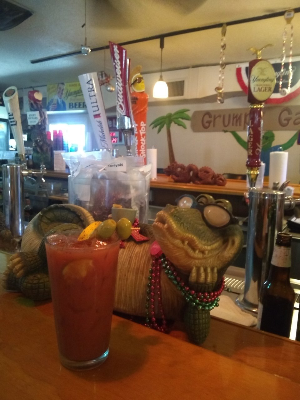 Grumpy Gator`s Bar & Grill