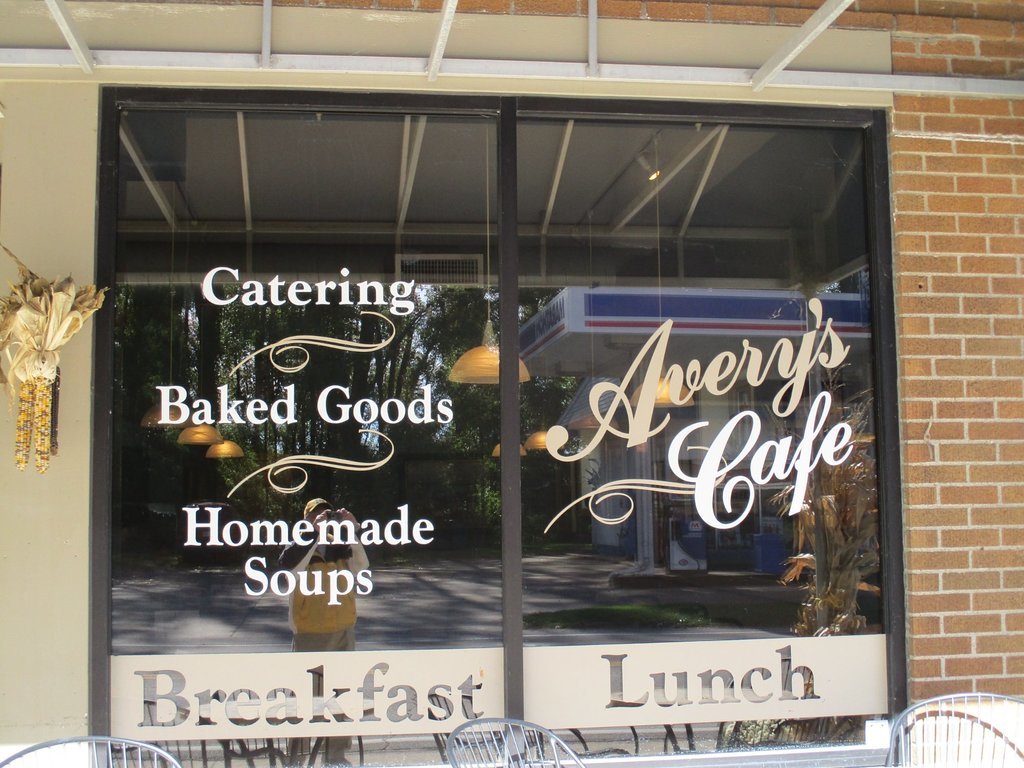 Avery`s Cafe