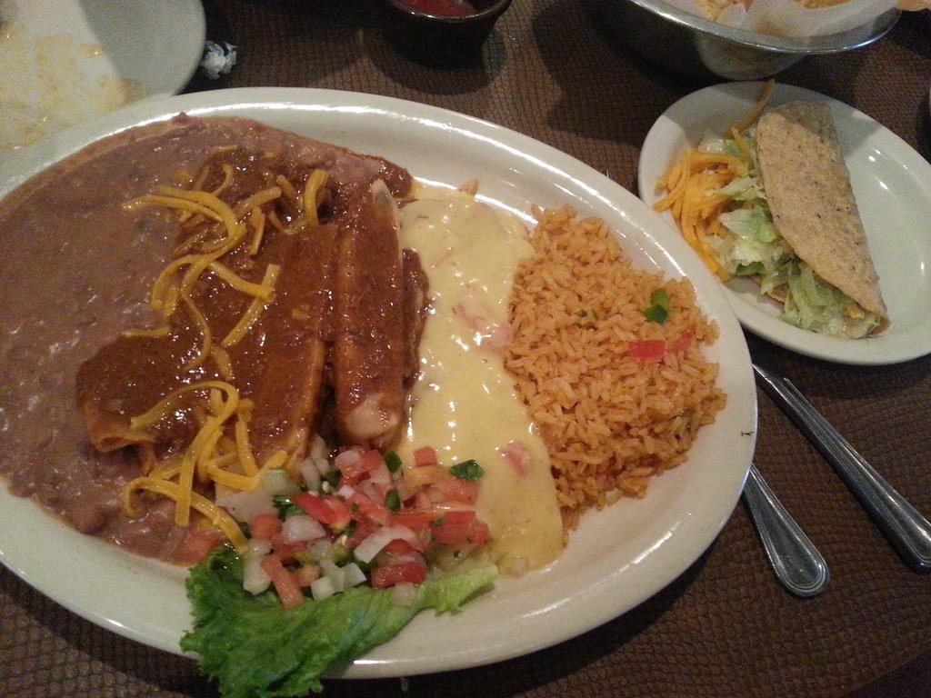 El Fenix Famous Mexican Restaurant